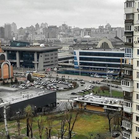 Патриарха Скрипника 7,Жд Вокзал, Ультрамарин Apartment Kiev Ngoại thất bức ảnh