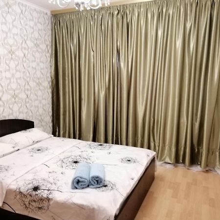 Патриарха Скрипника 7,Жд Вокзал, Ультрамарин Apartment Kiev Ngoại thất bức ảnh