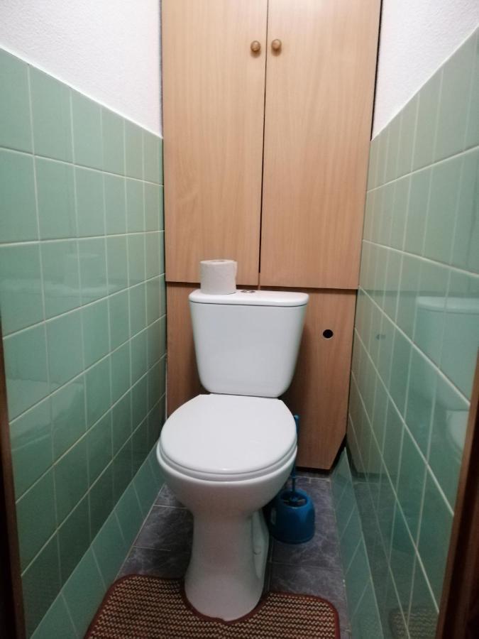 Патриарха Скрипника 7,Жд Вокзал, Ультрамарин Apartment Kiev Ngoại thất bức ảnh