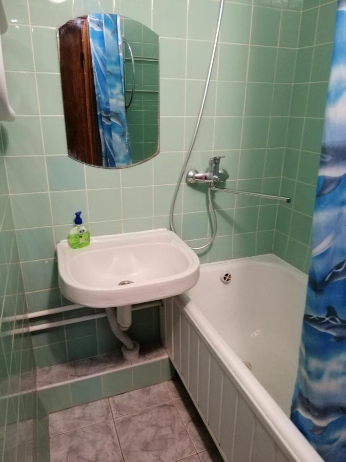Патриарха Скрипника 7,Жд Вокзал, Ультрамарин Apartment Kiev Ngoại thất bức ảnh